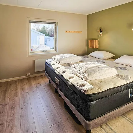 3 Bedroom Cozy In Feriehus