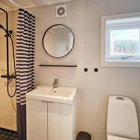 3 Bedroom Cozy In Feriehus