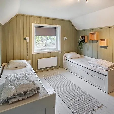 3 Bedroom Cozy In Feriehus *